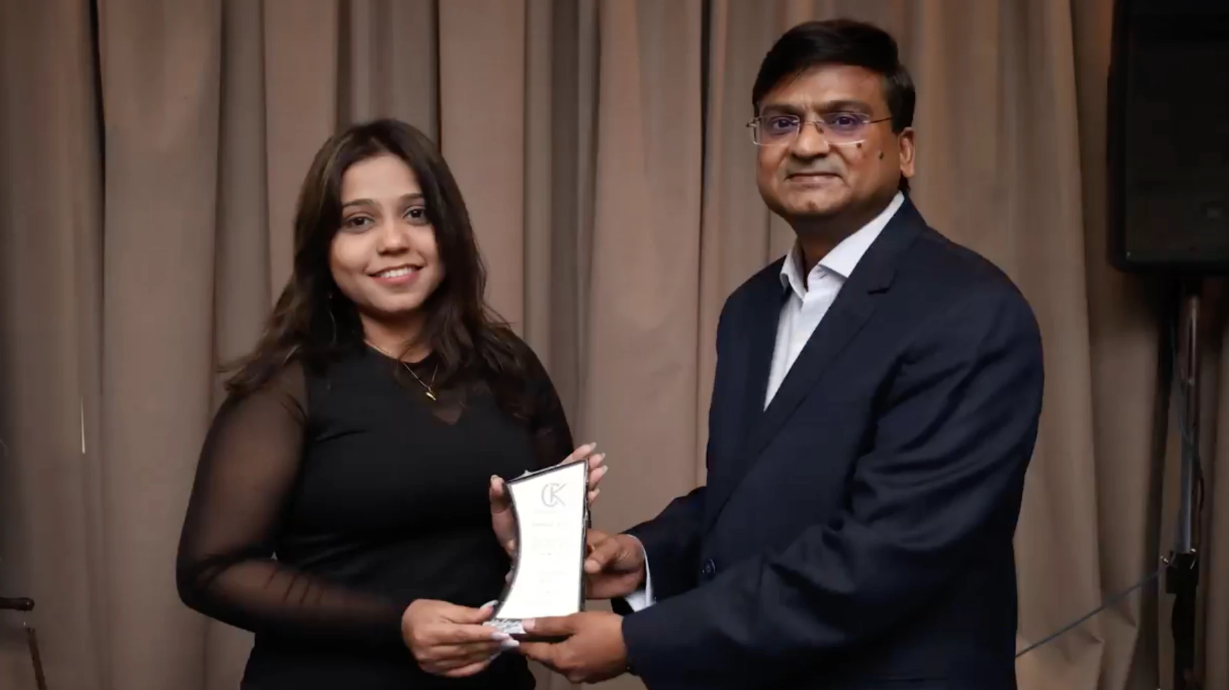 award-1 award-1